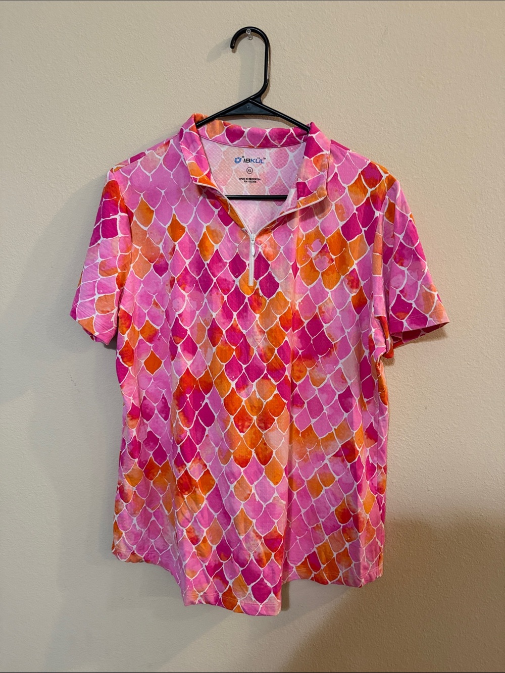 IBKUL Pink & Orange Scallop-Print Performance Polo